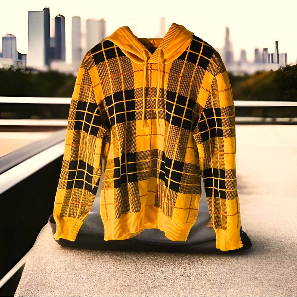 AMERICAN RAG Mens Gold Work Sweater